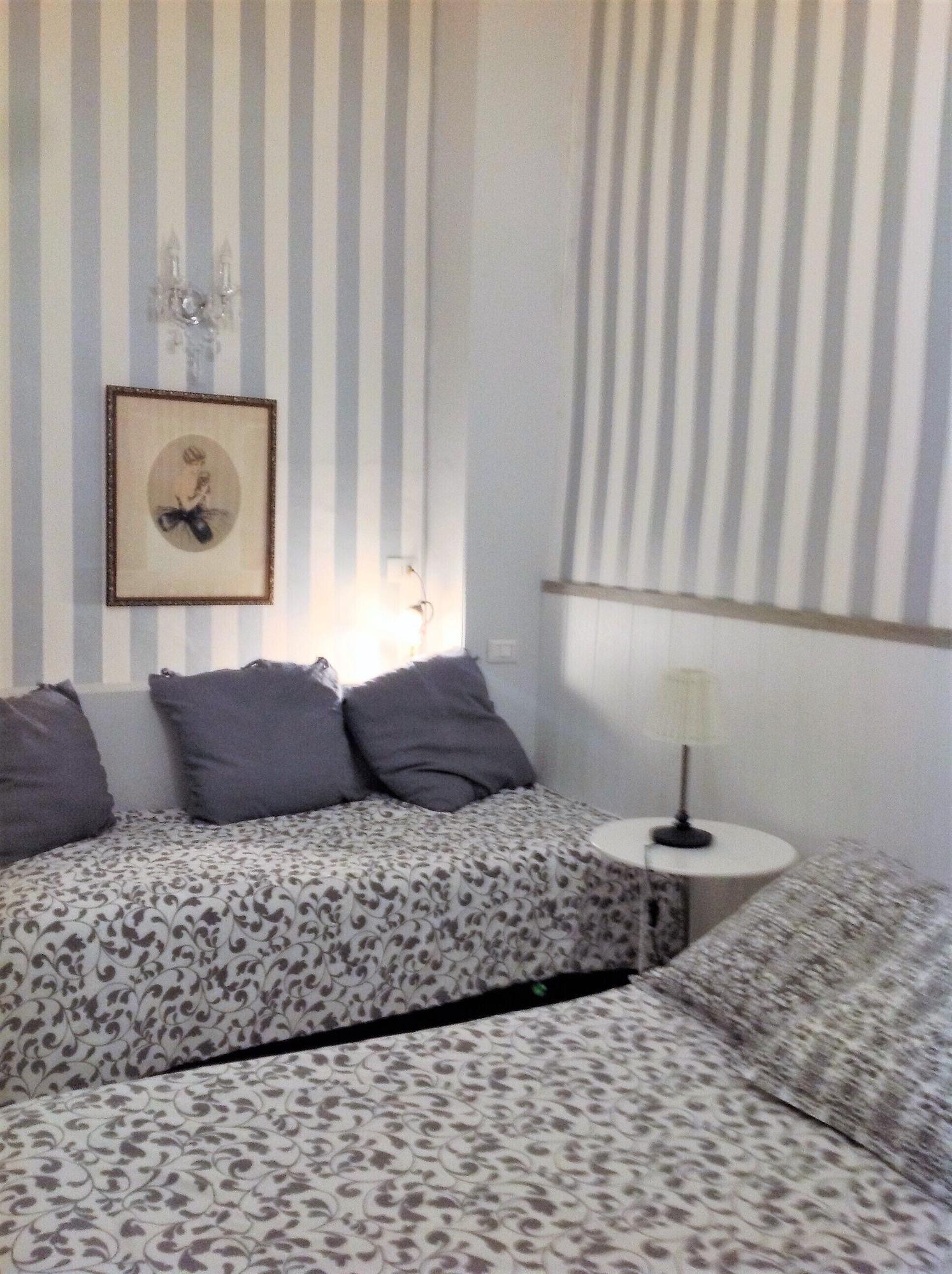 B&B Dei Decumani เนเปิลส์ ภายนอก รูปภาพ