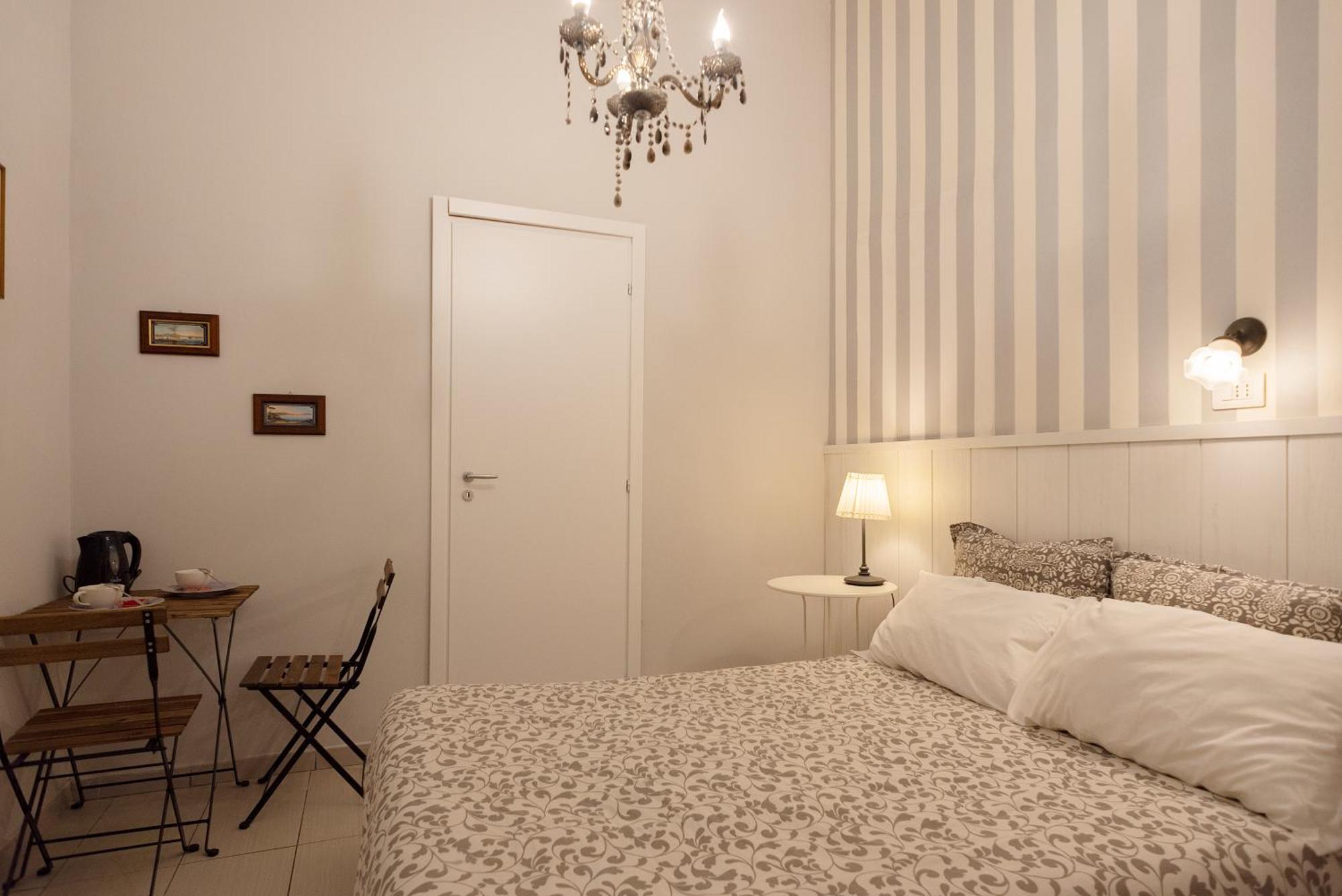 B&B Dei Decumani เนเปิลส์ ภายนอก รูปภาพ