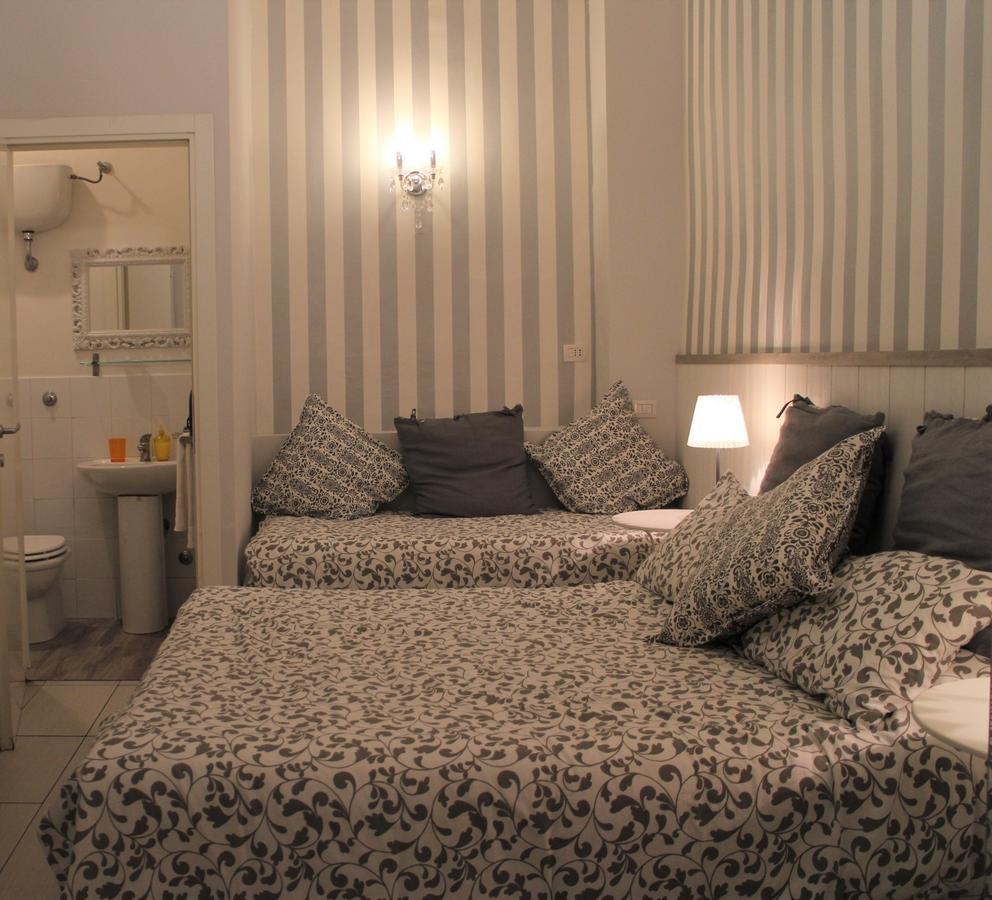 B&B Dei Decumani เนเปิลส์ ภายนอก รูปภาพ
